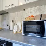 Guest - 8 דירה *