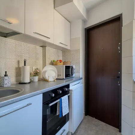 Διαμέρισμα Guest - 8 *