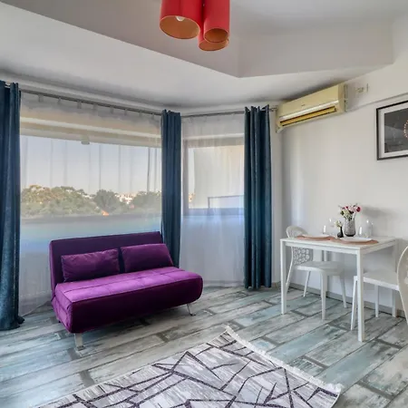 Guest - 8 * Bucarest