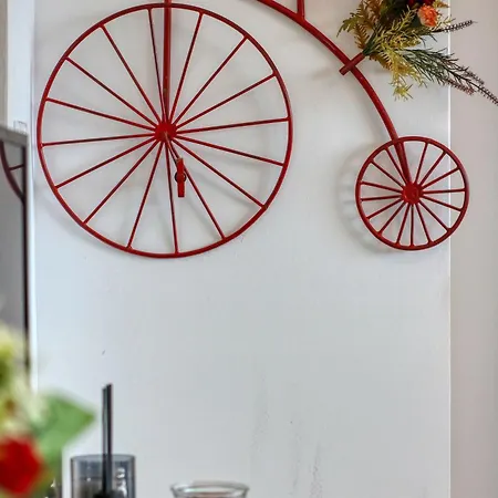 Guest - 8 * Bucarest