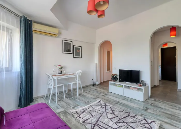 Guest - 8 Bucureşti