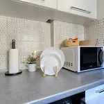 Guest - 8 * Bucharest